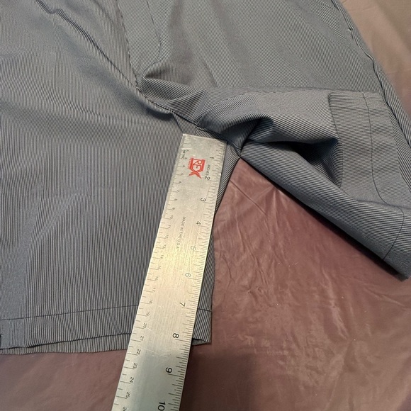 Adidas Men's Gray/Navy Blue Pinstripe Golf Athletic Shorts Size 36 8” inseam - Picture 8 of 9